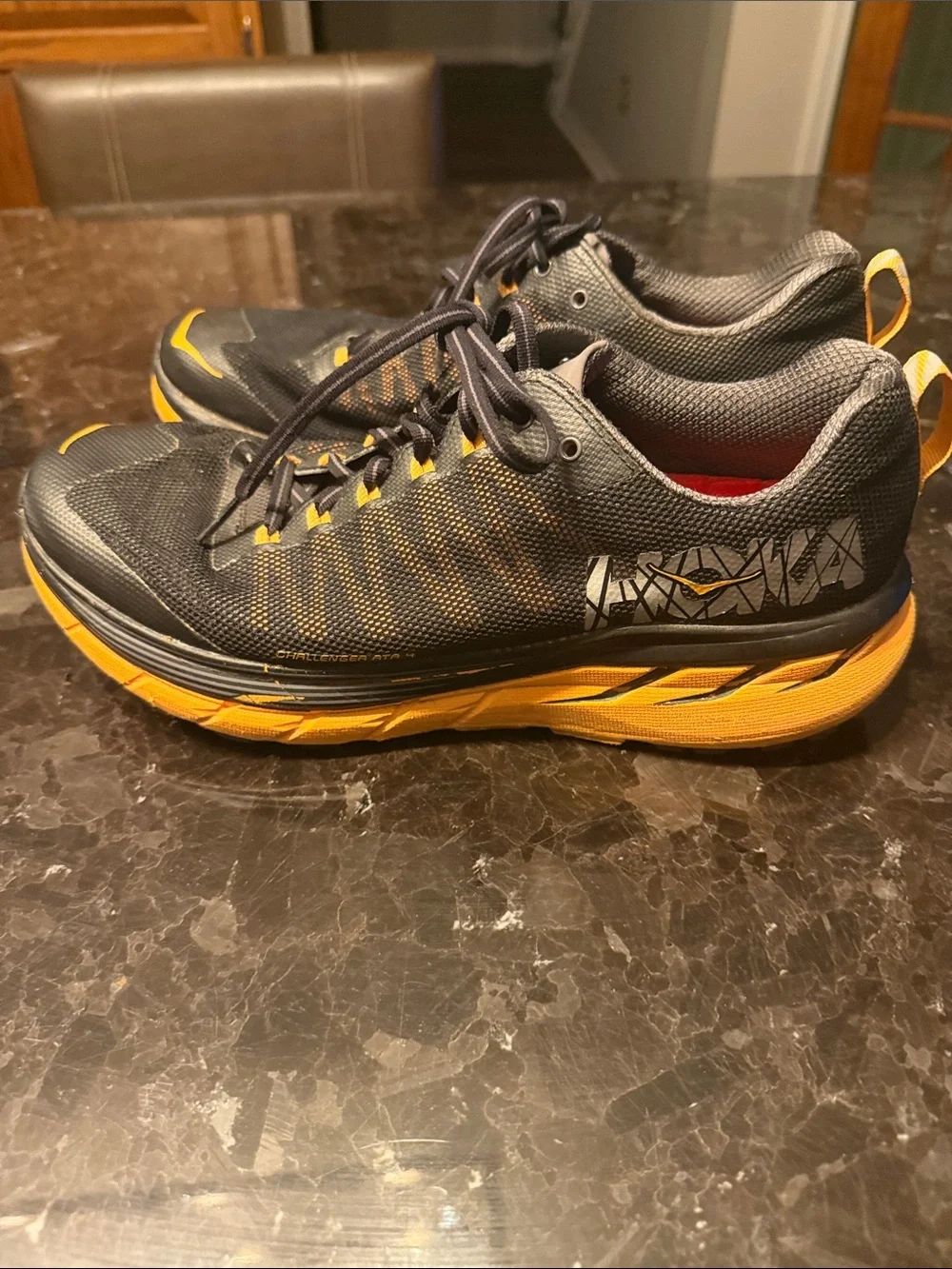HOKA ONE ONE Challenger ATR 4 Trail Running Shoes Men’s Size 10 Black Orange